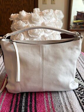 Perlina New York, White Leather Shoulder Bag